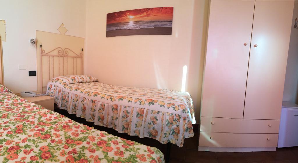 Lungomare Hotel 2*